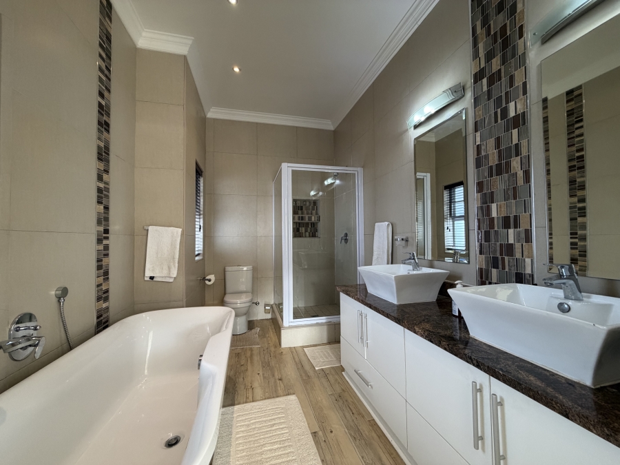 3 Bedroom Property for Sale in Crossways Farm Village Eastern Cape